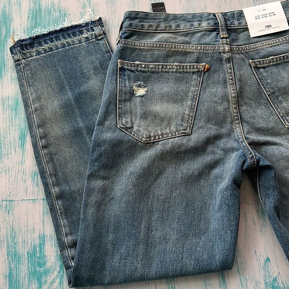 Zara The Raw Hem Mid Rise Slim Jeans - Picture 9 of 10